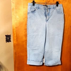 Ladies Capri Jeans